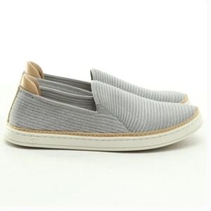 Metallic textured flat shoes